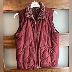 Daytrip Burgundy Reversible Quilted Sherpa Vest Size Small from the Buckle store